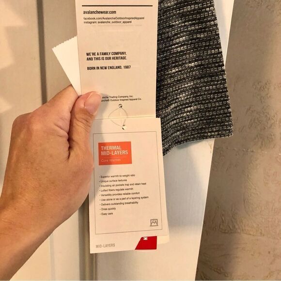 NWT Avalanche Cowl Gray Sweater Size Medium - Picture 4 of 15